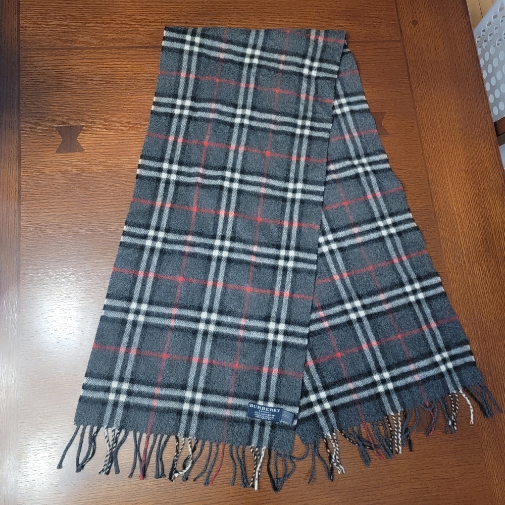 Burberry Novacheck Gray Plaid Cashmere Scarf